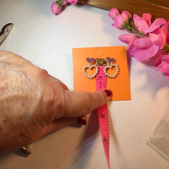 Fashion Jewelry Pierced earrings. Purple Hearts with Imitation Pearl Hearts - Picture 5 of 6